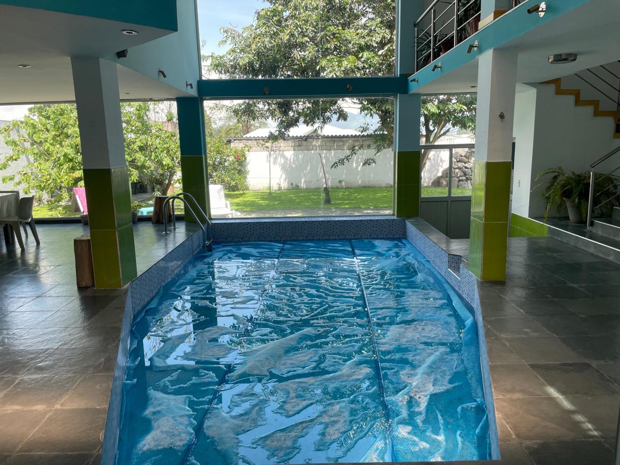 El Palacio De Cristal Sangolquí Buitenkant foto
